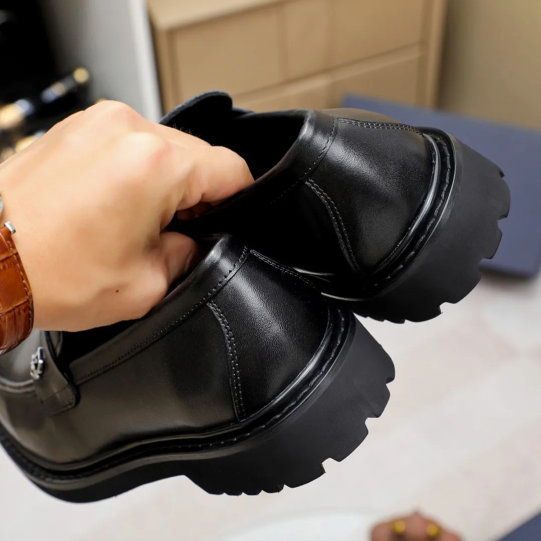 Men's shoes 💰520🕷️🕷️[Dior] Dior's new casual men's shoes are launched in Hong Kong counters. Official website 1:1 production. Italian woven cowhide + water-dyed 🐂 leather lining. Designed by European and American masters. Perfect shape to create counter quality, solid color rubber wear-resistant outsole and classic dazzling toe! Super versatile and very comfortable. High-end without losing taste, fashionable and novel! ! Absolute focus! 8 colors available! Code number 38-45……